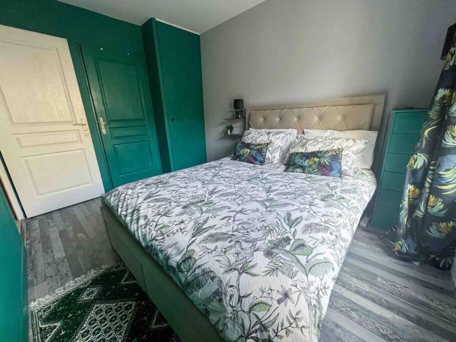 Appart Avec Terrasse Et Parking A 2 Pas De Disney Montévrain Zewnętrze zdjęcie